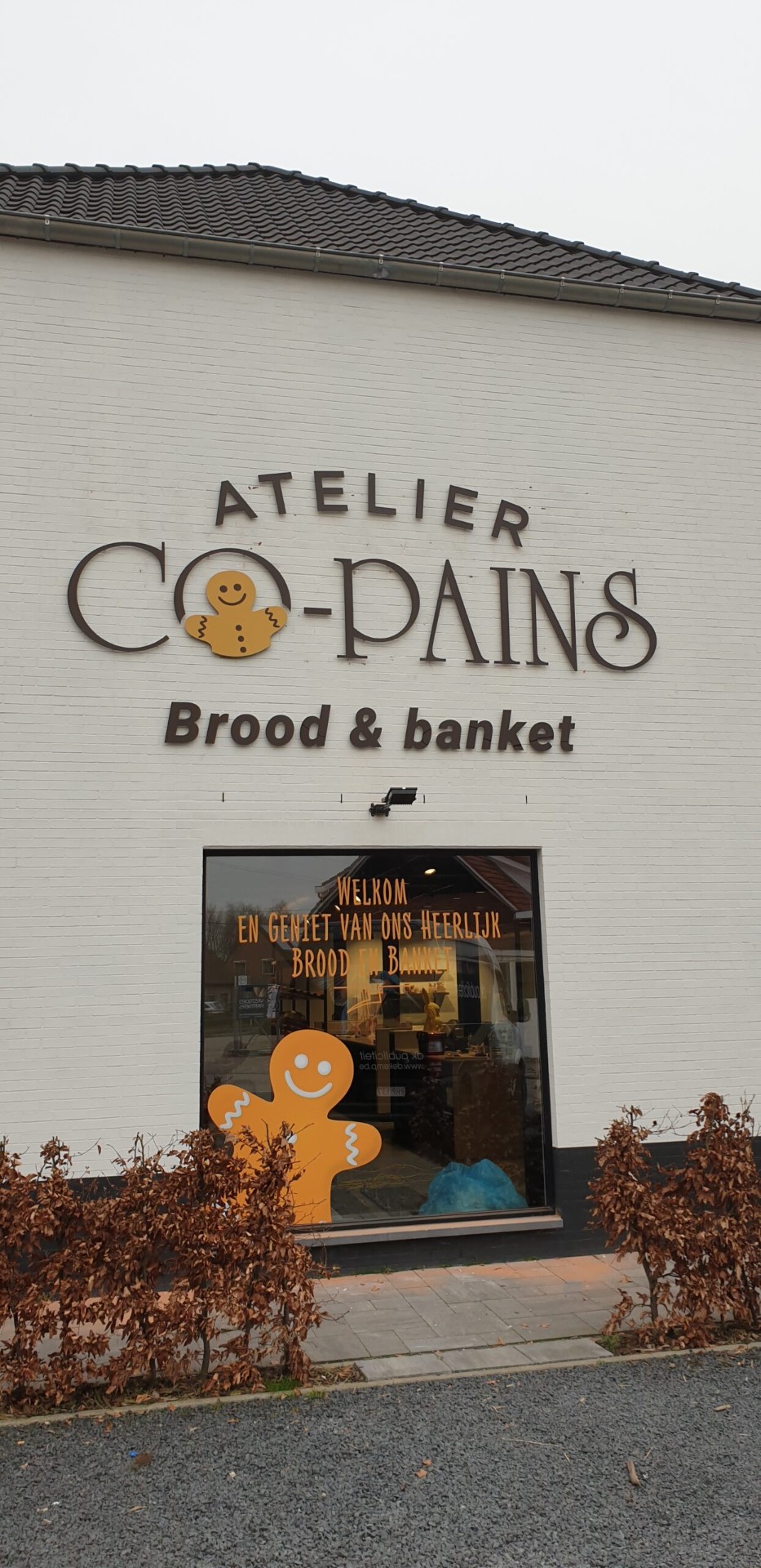 Atelier Co-Pains gevelbelettering